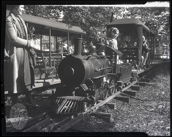 Carlin's Park 3300 Reisterstown Road. Photo: A. Aubrey Bodine, June 5, 1938. B348-3B, MdHS.