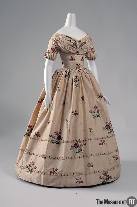 dress1840s1740sfabric